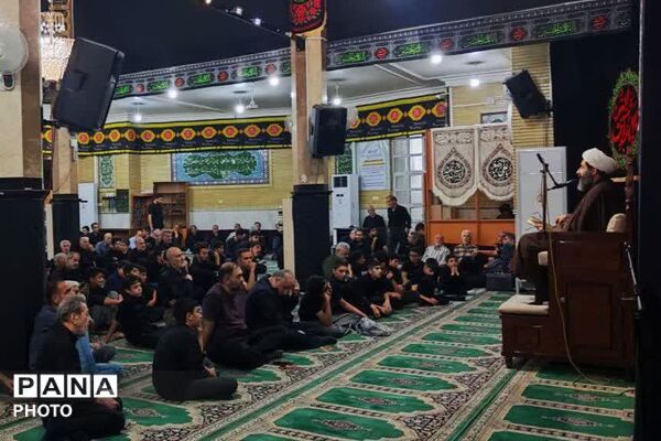 هشتمین شب سوگ حسینی در مسجد سیدالساجدین