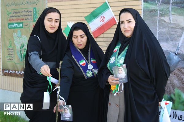 نهال کاری در فاروج به یاد دانش‌آموزان میناب 