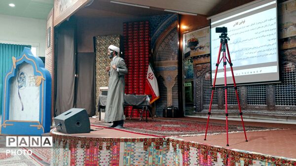 نشست تبیینی اعضای شورای دانش آموزی نواحی مشهد