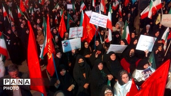 نجوای وفاداری در نورآباد؛ شب نود و سوم تجلی عشق به رهبری
