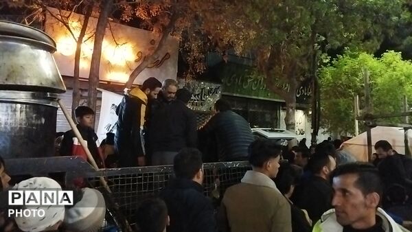 گذری بر فعالیت موکب گروه جهادی ریحانه النبی  در مراسم چهلم رهبر شهید و شهدای میناب 