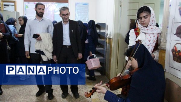 بازارچه دانش‌آموزی دبیرستان سپیده کاشانی ناحیه۱ 