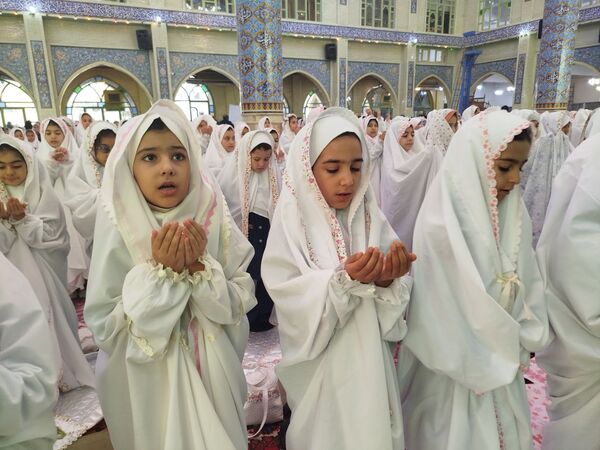 بزرگ‌ترین مراسم جشن تکلیف دانش‌آموزان پایه سوم ابتدایی شهرستان مراغه 
