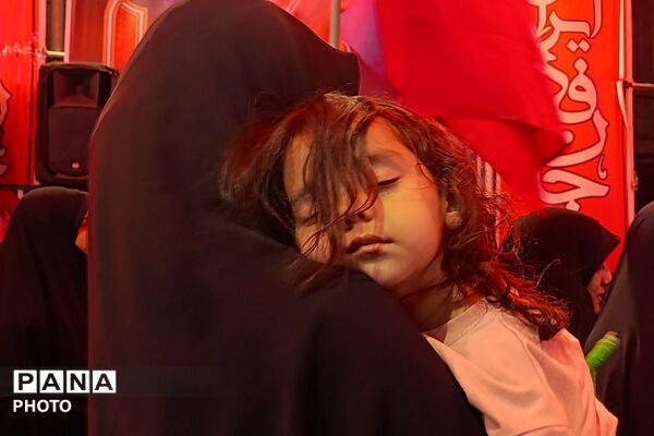 طنین دوباره فریادها؛ گام‌های استوار مردم در شبی ماندگار
