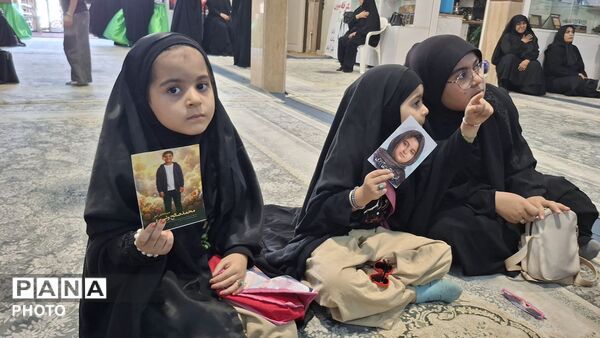 مراسم هیئت بسیج دانش‌آموزی با گرامی‌داشت یاد دانش‌آموزان شهید میناب 