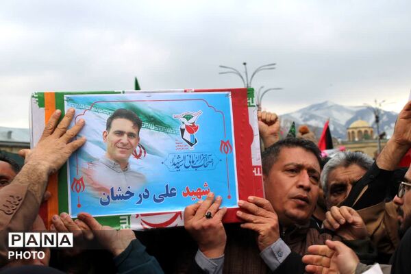 مراسم باشکوه بیعت مردم همدان با رهبر جدید انقلاب اسلامی 