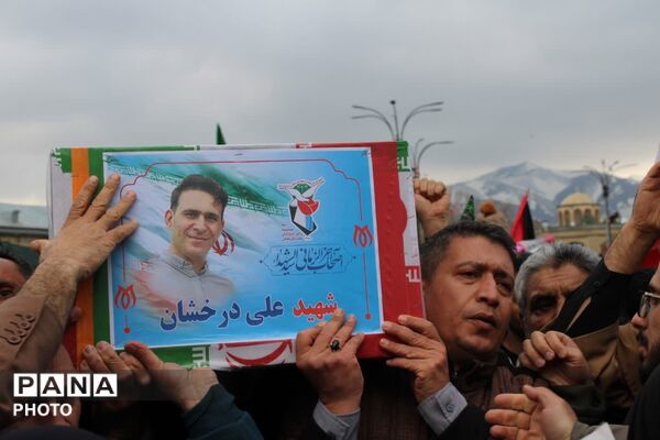 مراسم باشکوه بیعت مردم همدان با رهبر جدید انقلاب اسلامی 