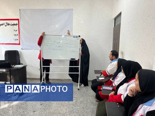 برگزاری کارگاه آموزشی تیم‌های تخصصی سحر جمعیت هلال احمر شهرستان‌های گرمه و جاجرم