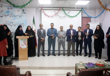 تجلیل از دانش‌آموزان برگزیده مسابقات نانو فناوری، آزمایشگاه و ادبیات استان بوشهر
