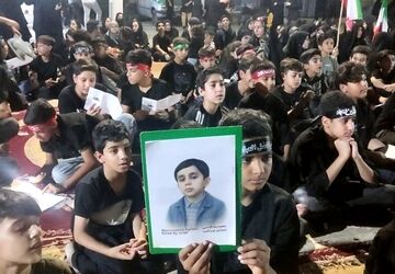 چهاردهمین سوگواره «احلی من العسل» با حضور پرشور نوجوانان در حاجی‌آباد