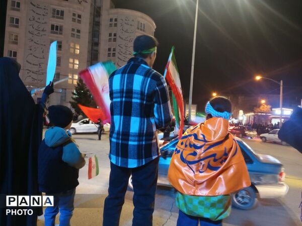 تجمع مردم بصیر نیشابور در شب هفتم شهادت رهبر انقلاب