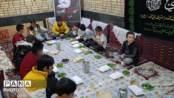 برگزاری سفره اطعام به‌مناسبت ایام شهادت امام علی(ع) در مسجد امام حسین(ع) سفیددشت