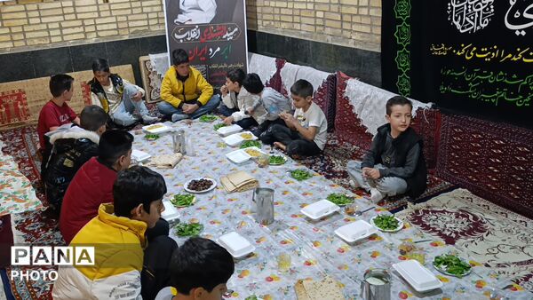 برگزاری سفره اطعام به‌مناسبت ایام شهادت امام علی(ع) در مسجد امام حسین(ع) سفیددشت