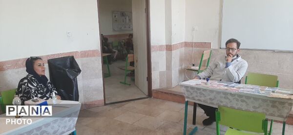 خدمات گسترده درمانی گروه‌های جهادی دانشجویی در منطقه  شهرک ابریشم چهار باغ ساوجبلاغ