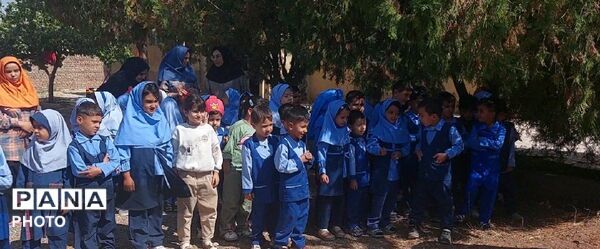 آموزش ایمنی و آشنایی با قهرمانان آتش‌نشانی در کودکستان پیام آفتاب