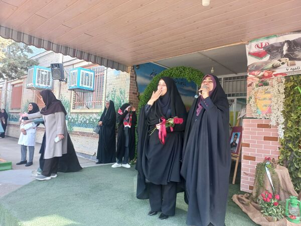 مراسم روز اول مهر و به صدا درآوردن زنگ مهر و مقاومت و ایثار