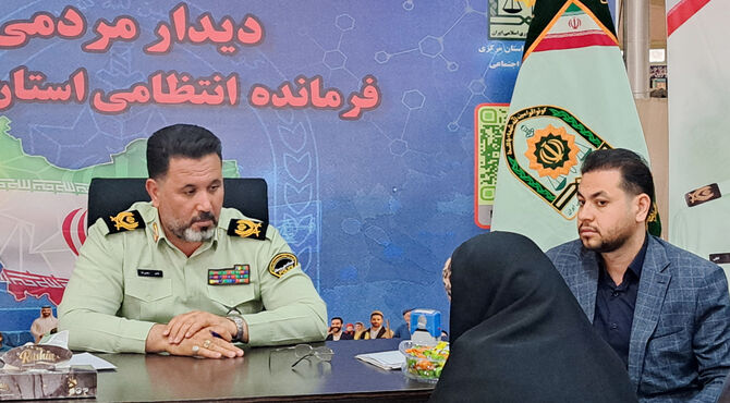 میز خدمت فرماندهی انتظامی استان مرکزی؛ پل ارتباطی بین مردم و پلیس در هفته انتظامی