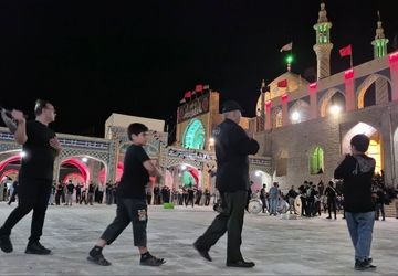 مراسم باشکوه عزاداری شب اربعین حسینی در مشهداردهال کاشان
