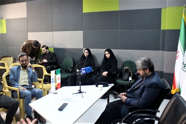 نشست صمیمی «محمد عکاف» با مدیران روابط عمومی نواحی آموزش و پرورش قم