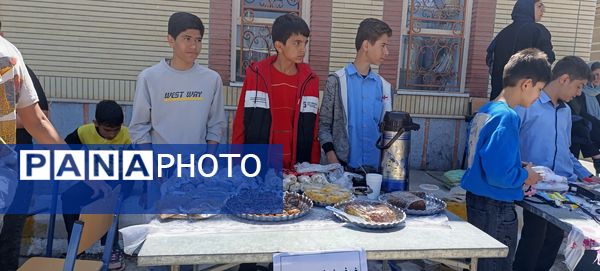 برپایی بازارچه در مدرسه ولیعصر آشخانه 