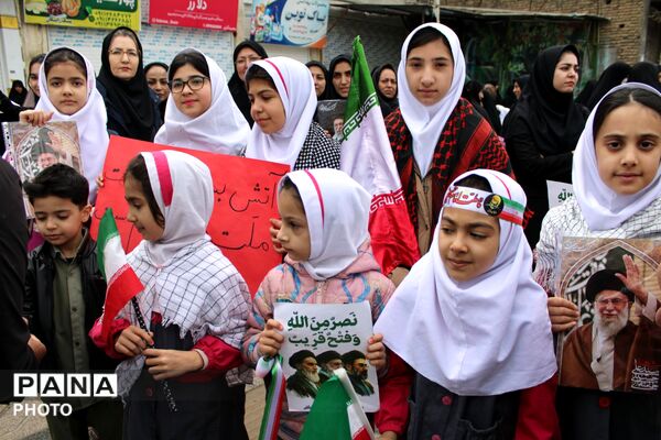 سنگ تمام دانش آموزان گالیکش در راهپیمایی روز قدس