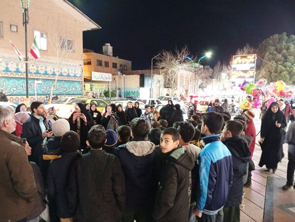 سرود خیابانی به‌مناسبت دهه فجر در کاشمر
