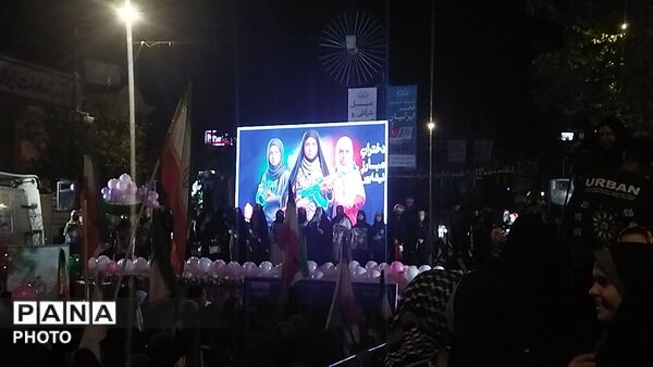 دختران نیشابوری در صف اول تجمعات-۳