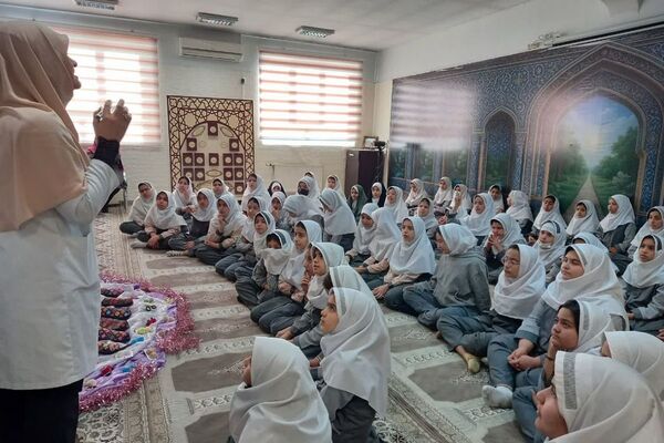 جشن بلوغ در دبستان شاهد فاطمه زهرا (س)