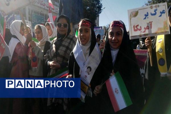 راهپیمایی یوم‌الله ۱۳ابان ماه در شهرستان نیشابور 