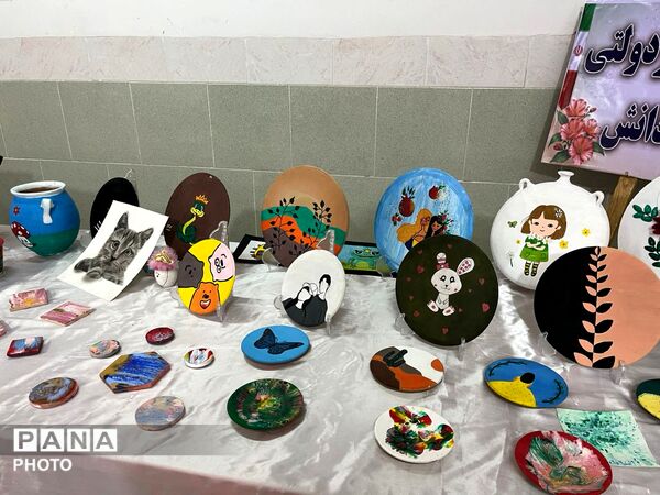نمایشگاه آثار و دستاوردهای دانش‌آموزی خاتم