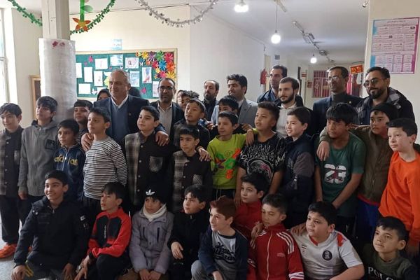 حضور سرزده مدیرکل آموزش و پرورش شهرستان‌های تهران در دبستان حافظ منطقه عباس آباد ناحیه یک شهرری