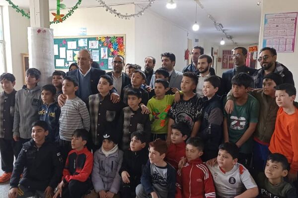 حضور سرزده مدیرکل آموزش و پرورش شهرستان‌های تهران در دبستان حافظ منطقه عباس آباد ناحیه یک شهرری