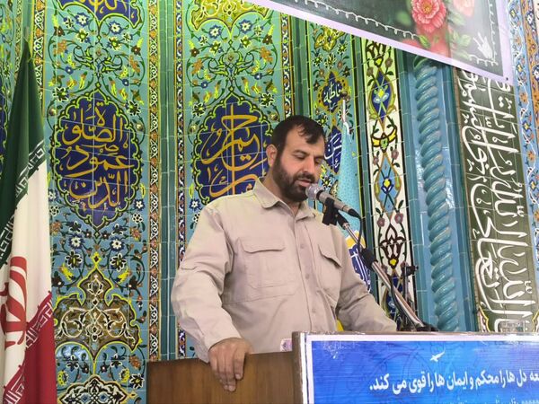 پیوند دل‌های مؤمن در صفوف نماز جمعه بندرترکمن