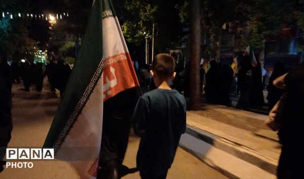 الشتر یک‌ صدا در حمایت از ولایت؛ حضور مسئولان و مردم در راهپیمایی شبانه
