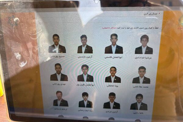 انتخابات الکترونیکی شورای دانش آموزی در دبیرستان صبح روشن شهر قدس