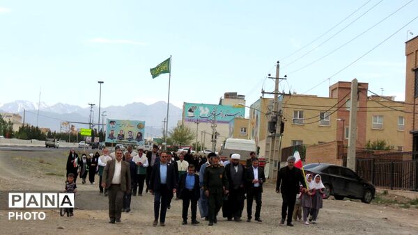 آیین اهتزاز پرچم امام رضا(ع) و رونمایی از دیوارنگاره کودکان میناب در شهر کهک