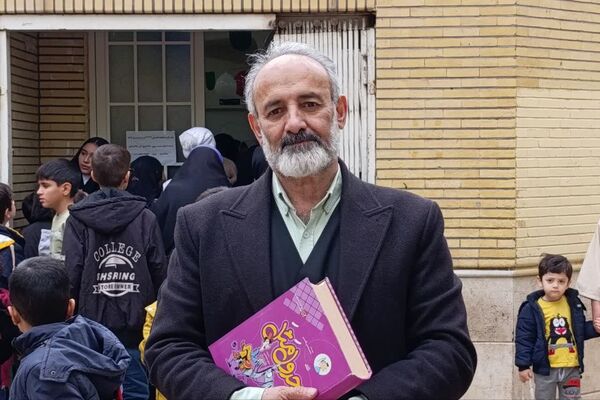 تقدیر از مادر شهید مهدی زاهدلویی در کتابخانه امام علی(ع) قم