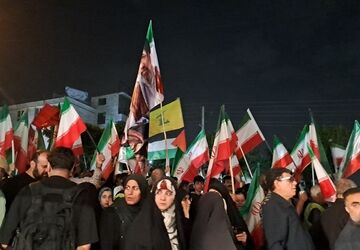 جوشش غیرت انقلابی مردم کرج در راهپیمایی‌های شبانه