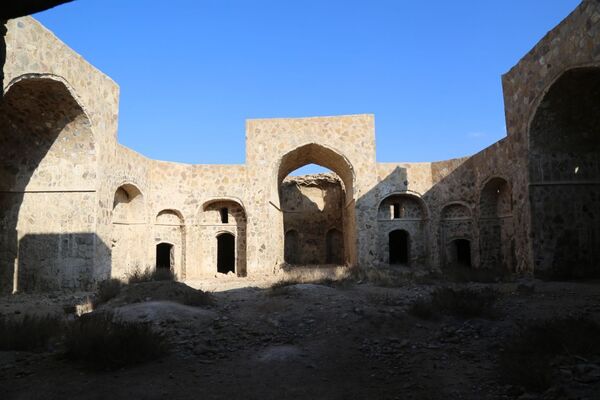 بازدید استاندار خراسان شمالی از دو کاروانسرای تاریخی شهرستان گرمه 