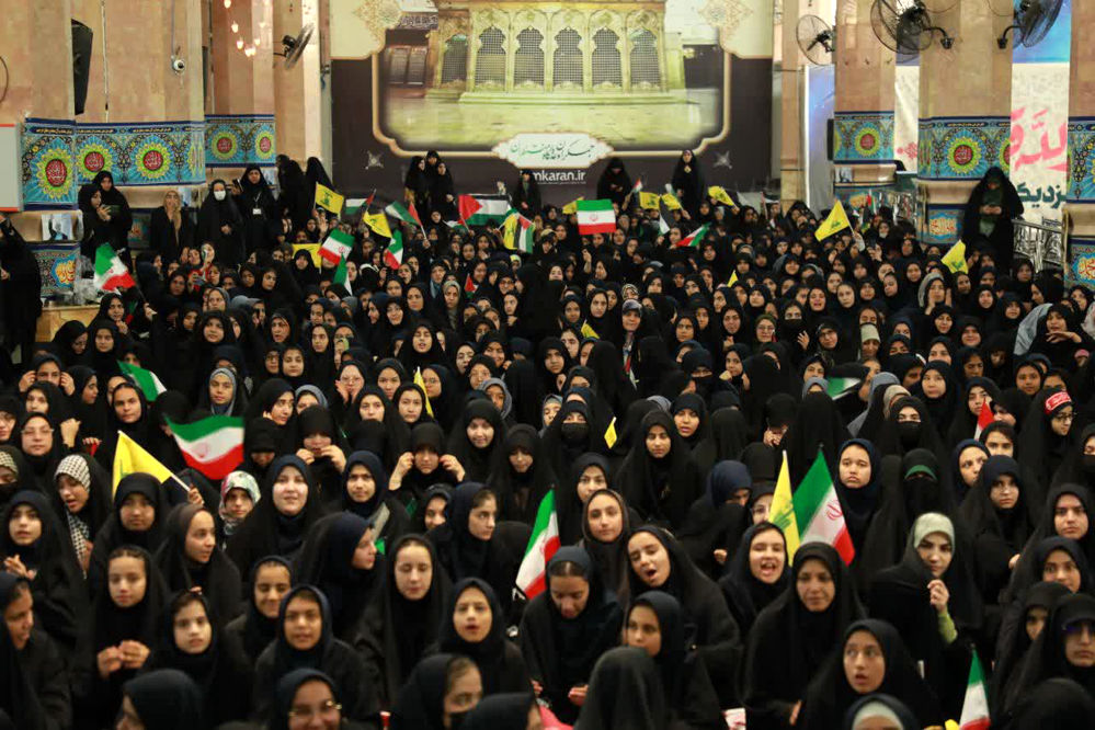 اجتماع یکهزار نفره سفیران مقاومت در قم برگزار شد

