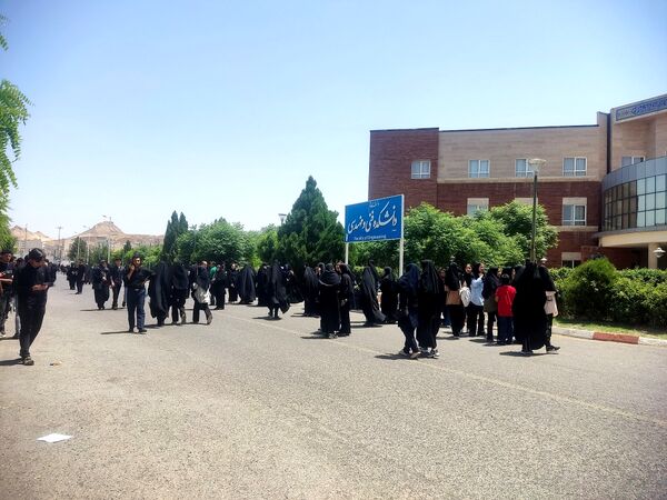 رقابت داوطلبان کنکور رشته تجربی در دانشگاه قم