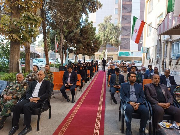گرامیداشت هفته دفاع مقدس در اداره آموزش و پرورش ناحیه ۳ مشهد