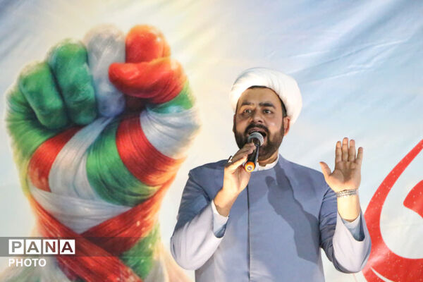 جشن روز دختر در ورودی باغ دولت آباد یزد