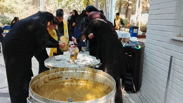 برپایی موکب دانش‌آموزان پیشتاز در منطقه ۱۰ در سالروز شهادت حضرت زهرا (س)