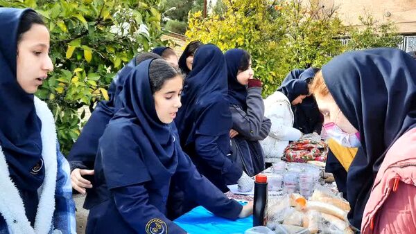 جشنواره بازارچه خوارزمی در دبیرستان بهرام رزمی ناحیه یک شیراز