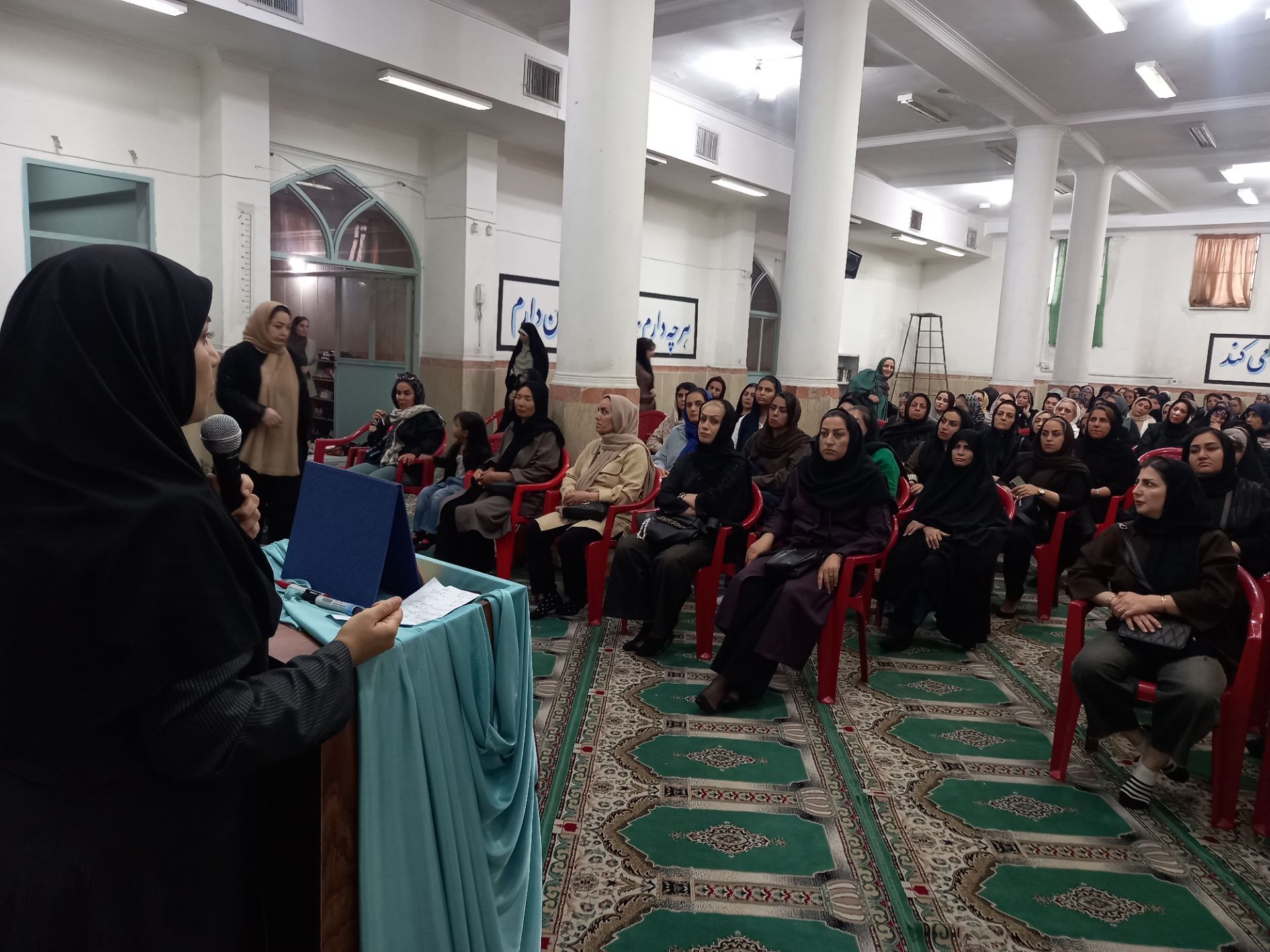  انتخابات انجمن اولیا مربیان دبیرستان مهدیه ناحیه یک شهرری 