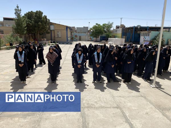 معلمان، مشعل‌داران راه آگاهی در آیینه‌ مهر و خرد