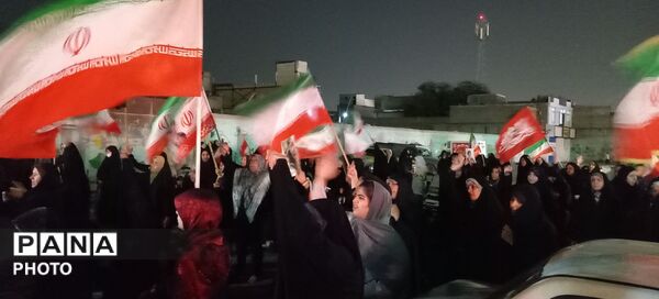 دویست شب ایستادگی پای پرچم در مشهد