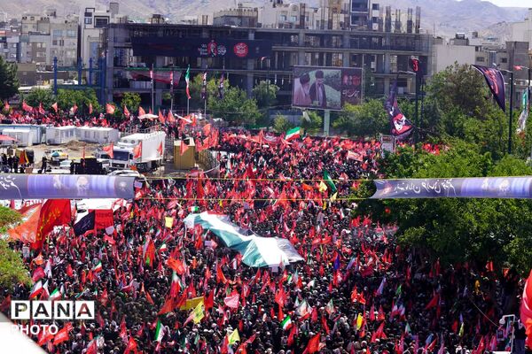 حماسه وفاداری بیعت در پایتخت معنوی ایران؛ بدرقه میلیونی آقای شهید ایران در مشهد مقدس 