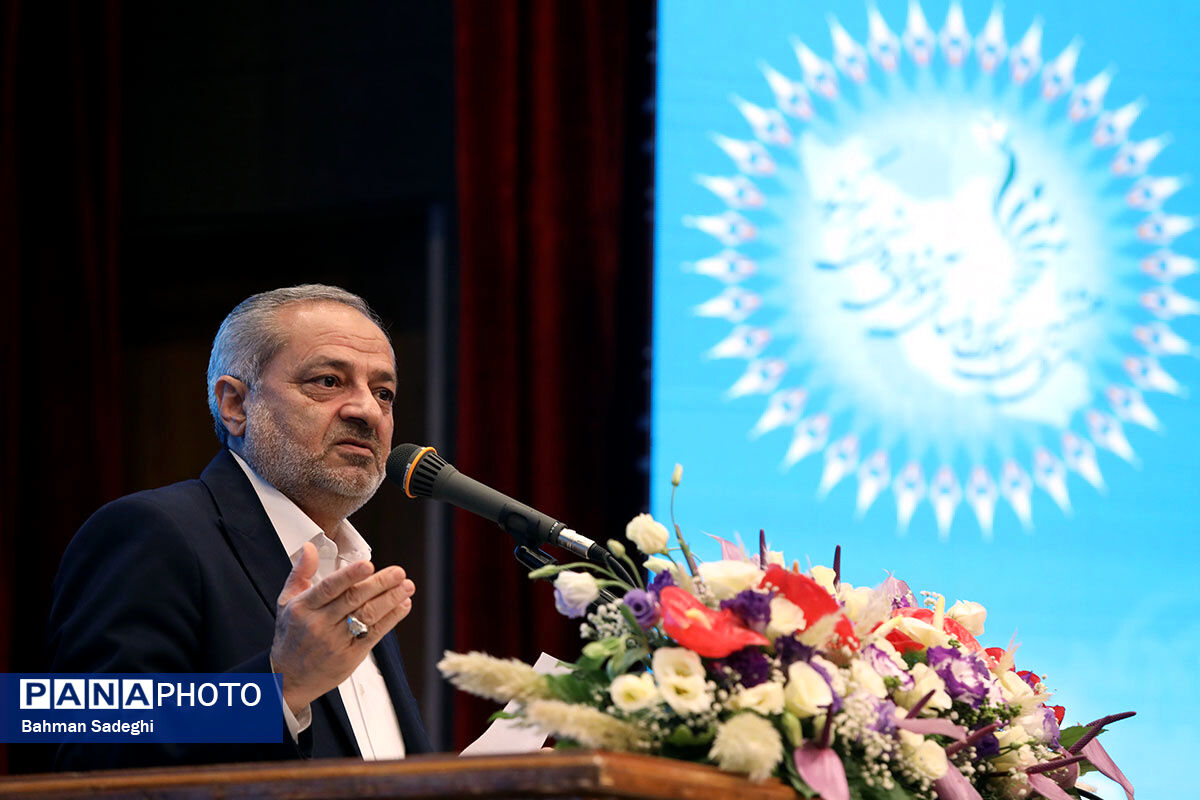 «پروژه مهر» معیار سنجش توانایی و مدیریت مدیران آموزش‌وپرورش است/ جانشین‌پروری کنیم/ ضرورت تقویت انجمن اولیا و مربیان و تکریم معلمان، خانواده شهدا و خیرین